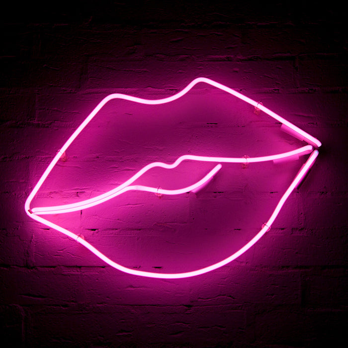 Kiss Neon Sign