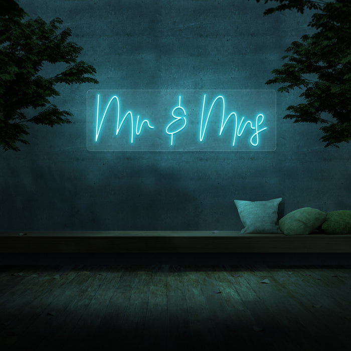 'Mr & Mrs' Neon Sign